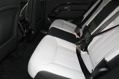 2026 Land Rover Range Rover Sport SE