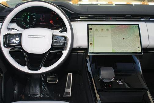 2026 Land Rover Range Rover Sport SE