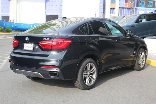 Black Sapphire Metallic 2016 BMW X6 xDrive50i