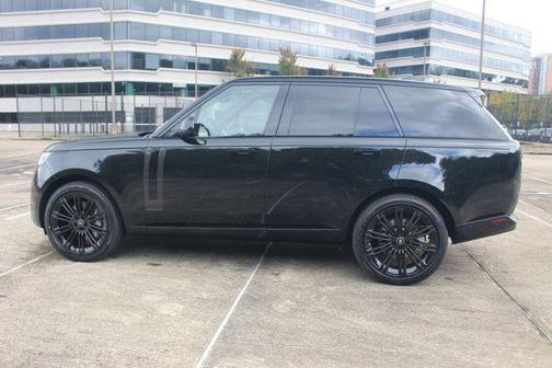2025 Land Rover Range Rover P530 SE