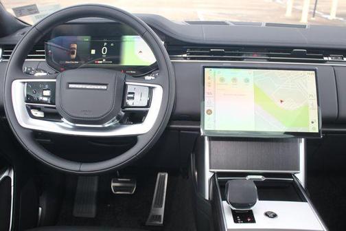 2025 Land Rover Range Rover P530 SE