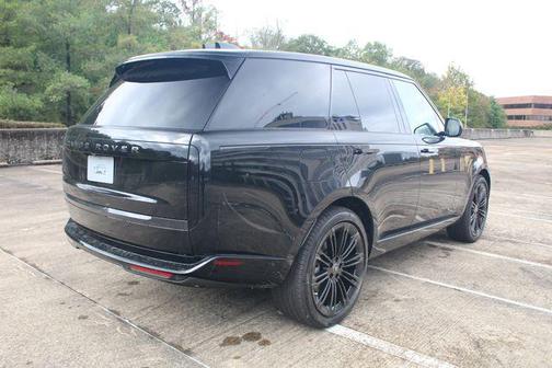 2025 Land Rover Range Rover P530 SE