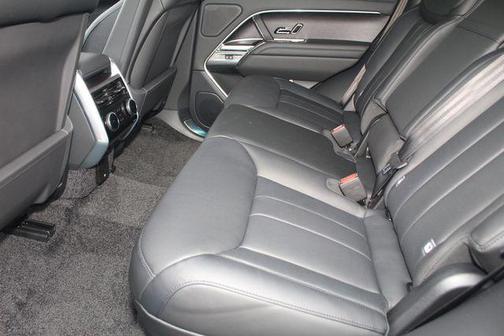 2025 Land Rover Range Rover P530 SE