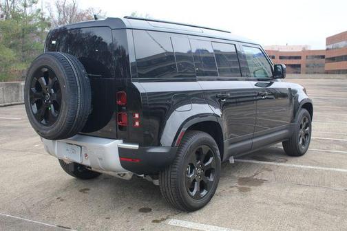 2025 Land Rover Defender 110 P300
