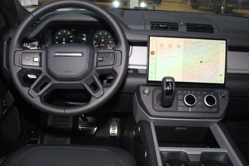 2026 Land Rover Defender 110 V8