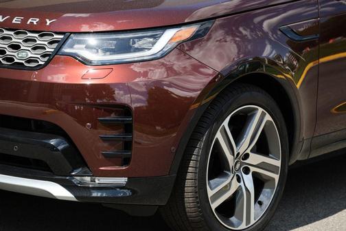 Sedona Red Metallic 2026 Land Rover Discovery Gemini Edition