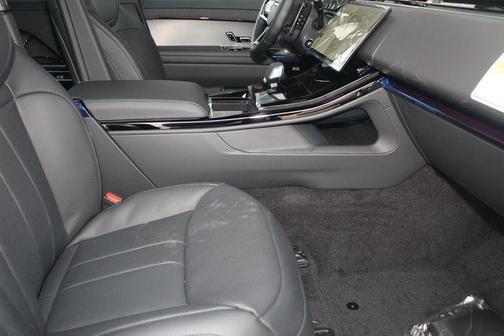 2026 Land Rover Range Rover Sport SE