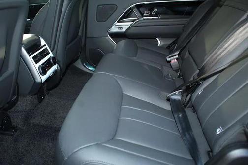 2026 Land Rover Range Rover P530 SE 7 Seat