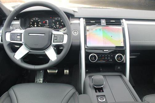 2025 Land Rover Discovery P360 Dynamic SE