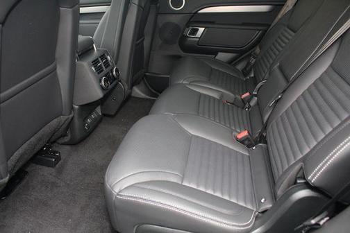 2025 Land Rover Discovery P360 Dynamic SE