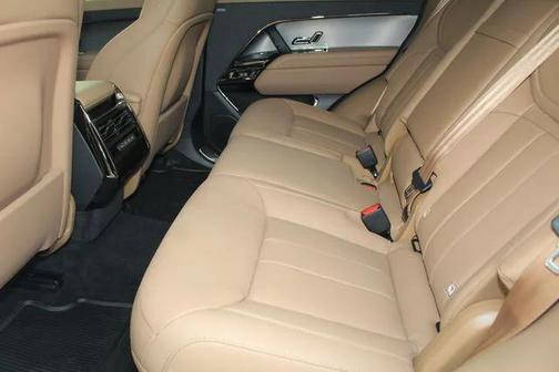 2026 Land Rover Range Rover Sport SE