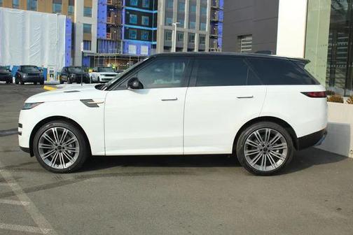 2026 Land Rover Range Rover Sport SE