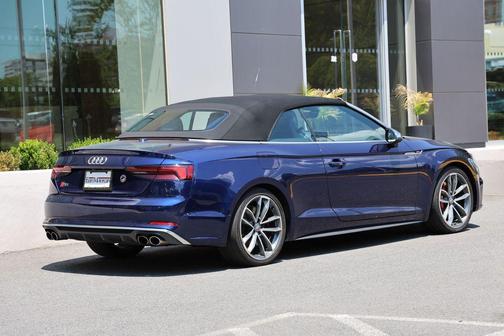 Navarra Blue Metallic/Black Roof 2019 Audi S5 3.0T Prestige