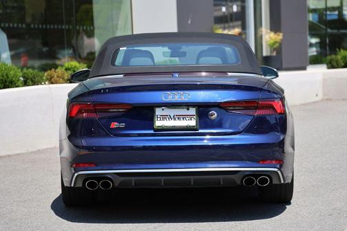 Navarra Blue Metallic/Black Roof 2019 Audi S5 3.0T Prestige