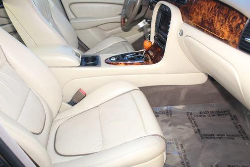 2005 Jaguar XJ Vanden Plas