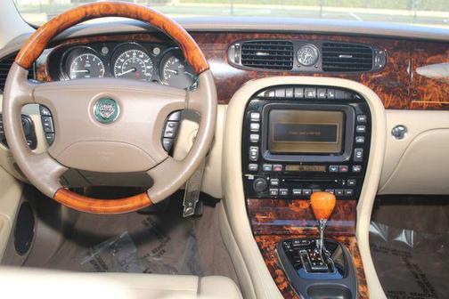 2005 Jaguar XJ Vanden Plas