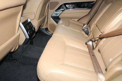2023 Land Rover Range Rover P530 SE