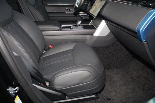 2025 Land Rover Range Rover P530 SE 7 Seat