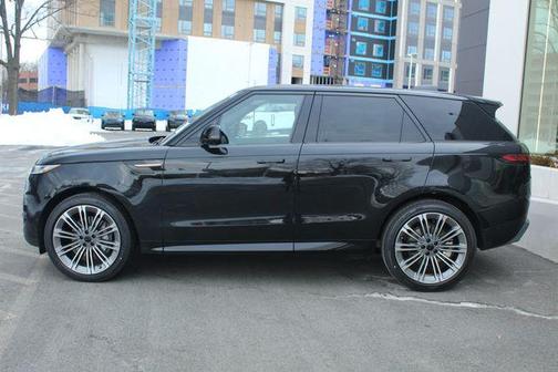 2026 Land Rover Range Rover Sport SE