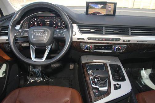 2019 Audi Q7 45 Premium Plus