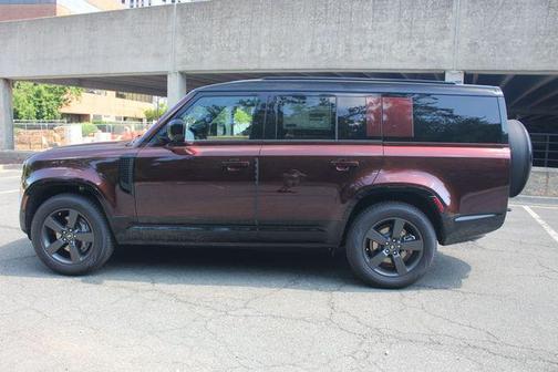 2025 Land Rover Defender 130 P400 X-Dynamic SE