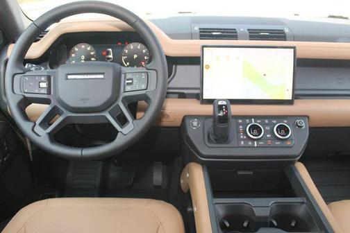 2025 Land Rover Defender 130 P400 X-Dynamic SE