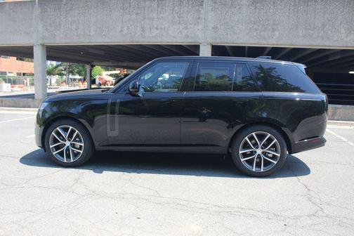 2025 Land Rover Range Rover P530 SE