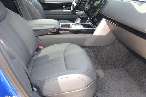 2025 Land Rover Range Rover P530 SE 7 Seat