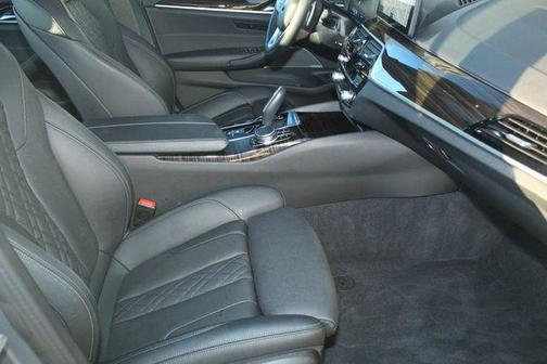 2023 BMW 540 i xDrive