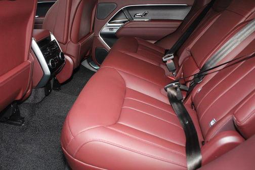 2026 Land Rover Range Rover P530 SE