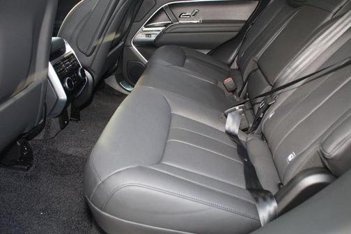 2025 Land Rover Range Rover P400 SE