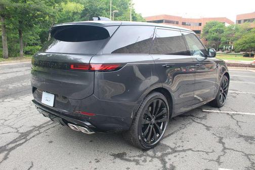 2025 Land Rover Range Rover Sport SE
