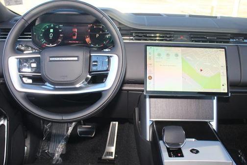 2025 Land Rover Range Rover P400 SE