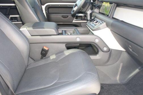 2023 Land Rover Defender 110 SE