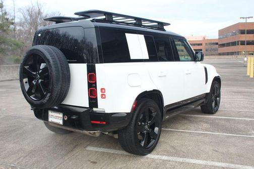 2025 Land Rover Defender 110 P400 X-Dynamic SE