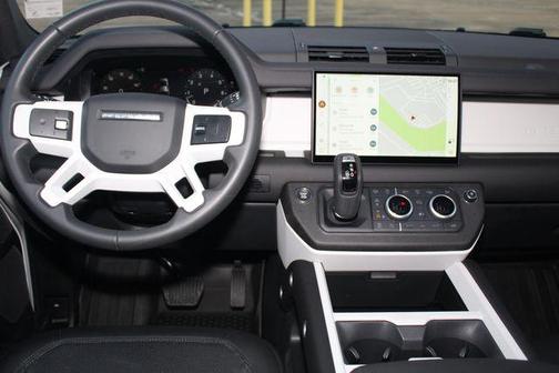 2025 Land Rover Defender 110 P400 X-Dynamic SE