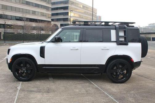 2025 Land Rover Defender 110 P400 X-Dynamic SE