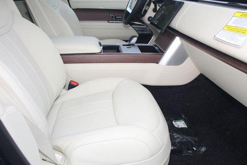 2025 Land Rover Range Rover P530 SE