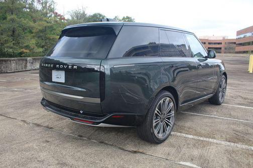 2025 Land Rover Range Rover P530 SE