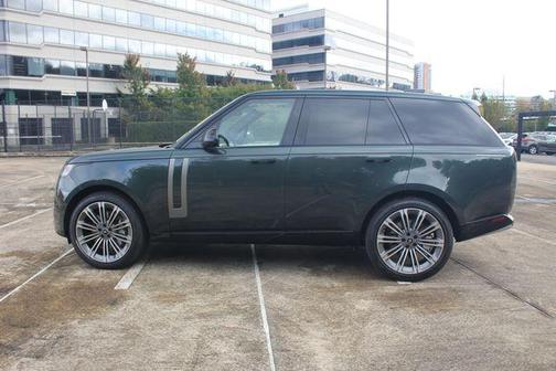 2025 Land Rover Range Rover P530 SE