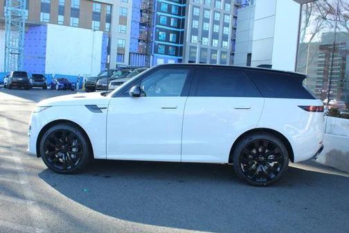 2026 Land Rover Range Rover Sport SE