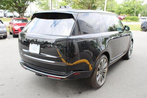 2025 Land Rover Range Rover P400 SE