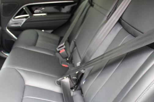 2025 Land Rover Range Rover P400 SE