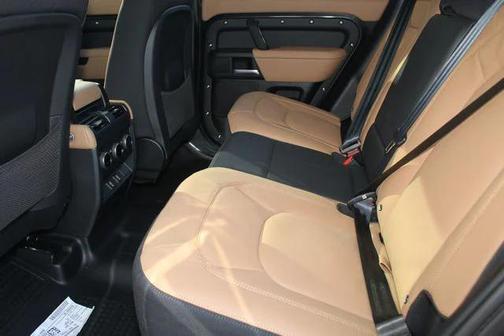 2026 Land Rover Defender 110 V8