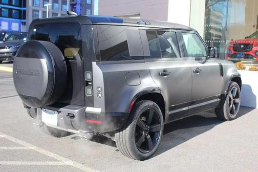 2026 Land Rover Defender 110 V8