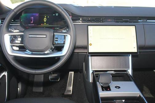 2025 Land Rover Range Rover P530 SE 7 Seat