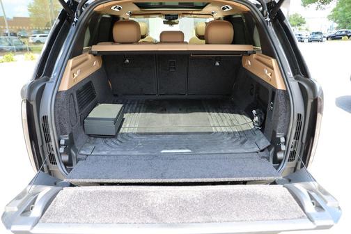 Gray 2025 Land Rover Range Rover P400 SE
