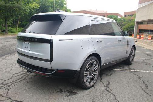 2025 Land Rover Range Rover P530 SE 7 Seat