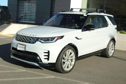 White 2023 Land Rover Discovery P360 Metropolitan Edition