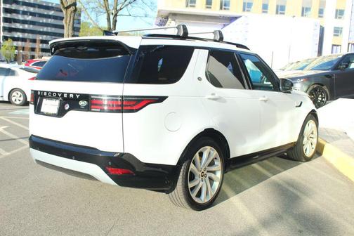 White 2023 Land Rover Discovery P360 Metropolitan Edition